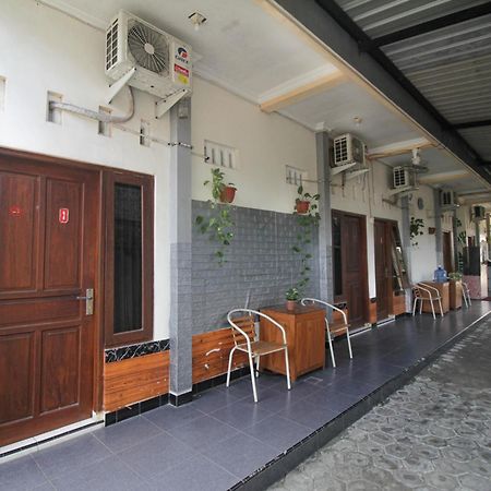OYO 2258 Santana Syariah Guest House Kartosuro Luaran gambar