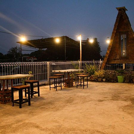 OYO 2258 Santana Syariah Guest House Kartosuro Luaran gambar