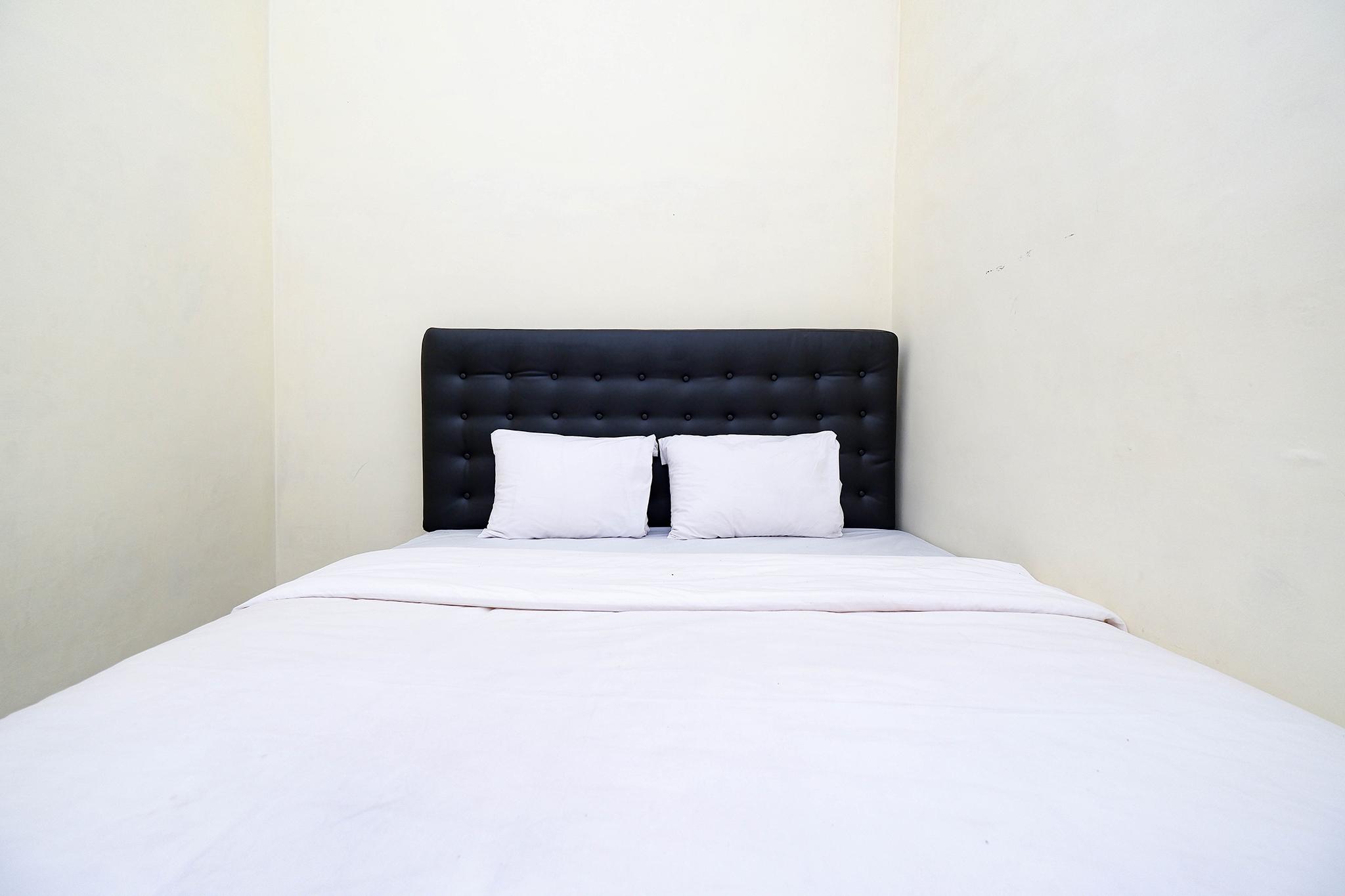 OYO 2258 Santana Syariah Guest House Kartosuro Luaran gambar