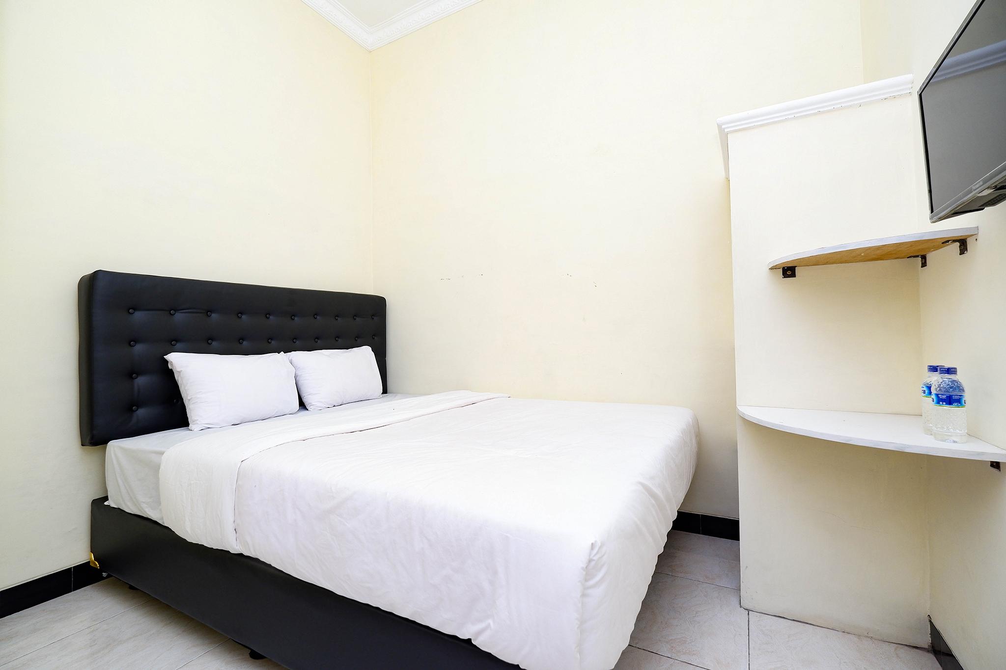 OYO 2258 Santana Syariah Guest House Kartosuro Luaran gambar