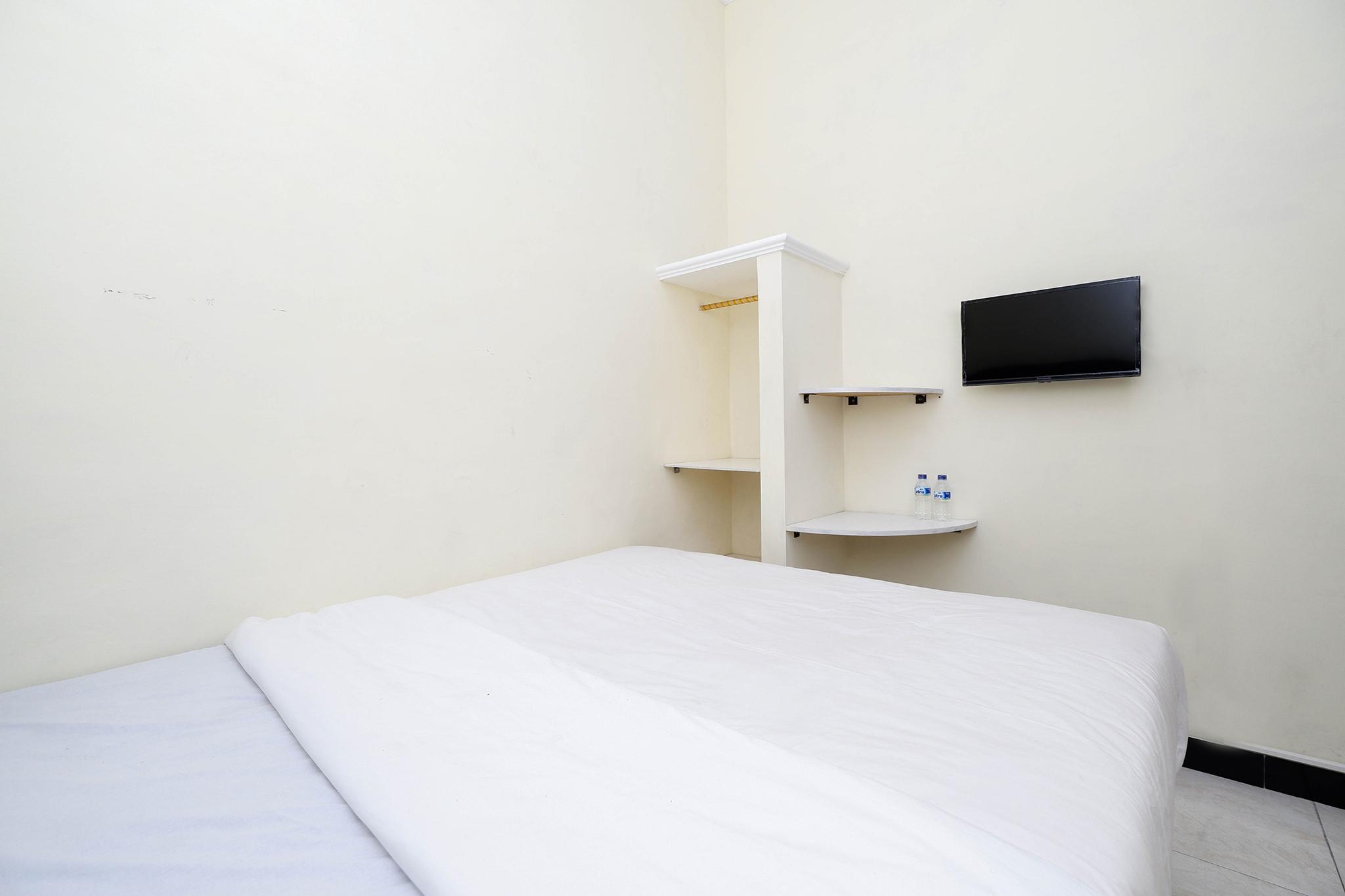 OYO 2258 Santana Syariah Guest House Kartosuro Luaran gambar