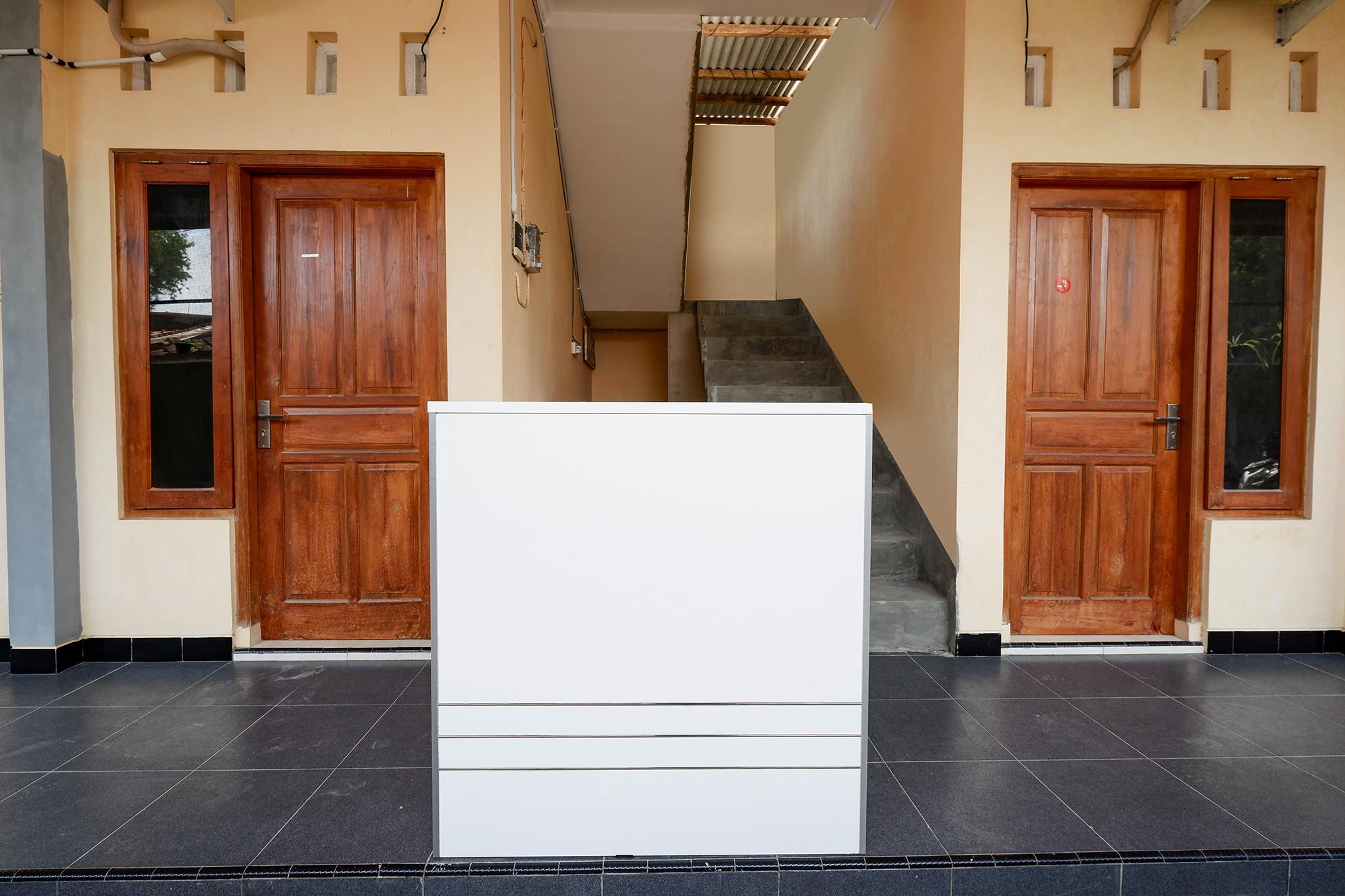 OYO 2258 Santana Syariah Guest House Kartosuro Luaran gambar