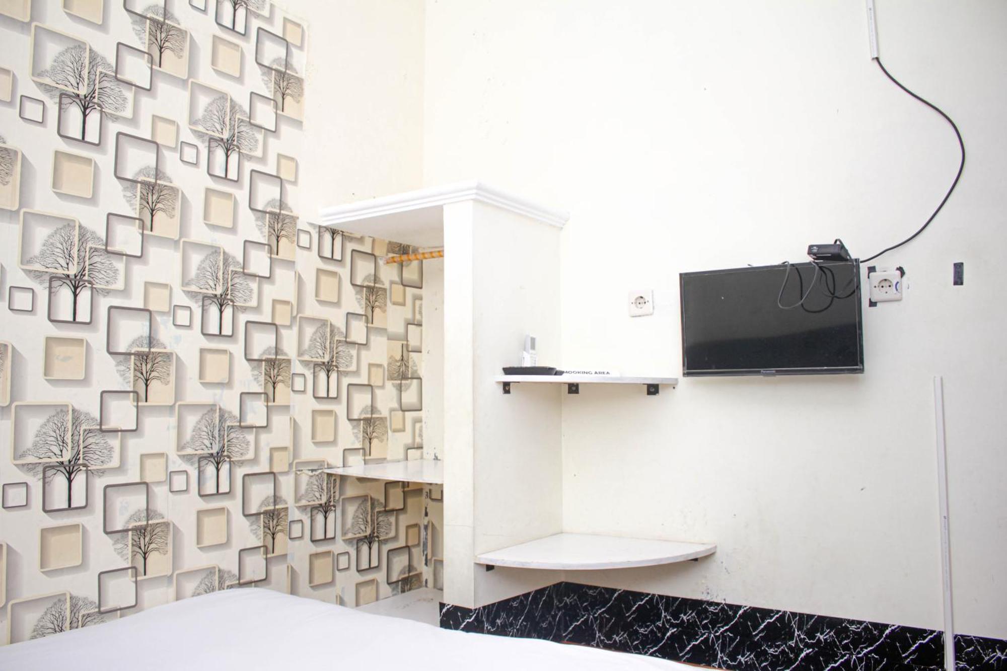 OYO 2258 Santana Syariah Guest House Kartosuro Luaran gambar