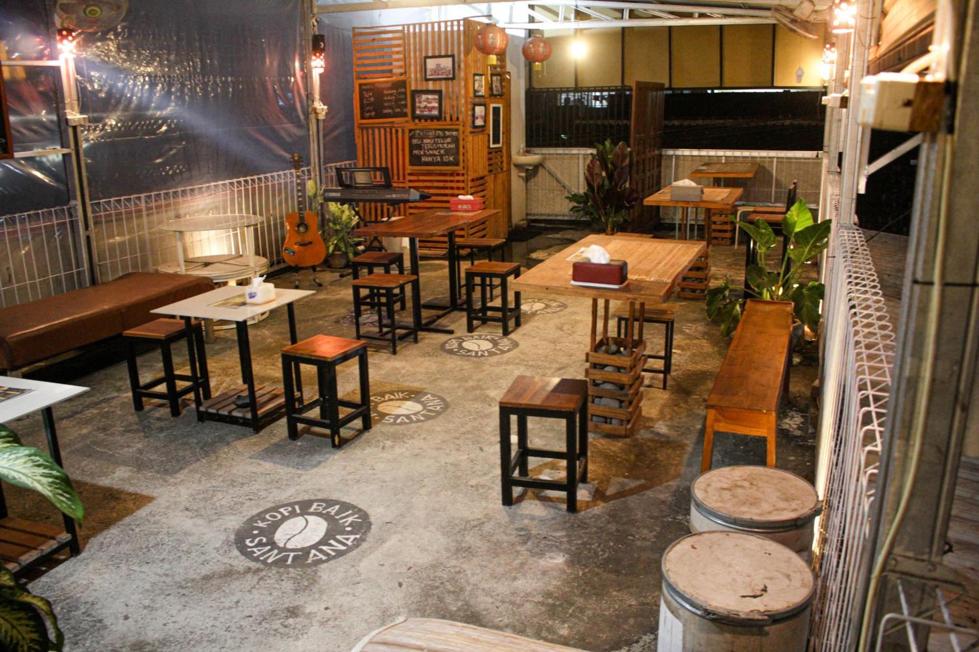 OYO 2258 Santana Syariah Guest House Kartosuro Luaran gambar
