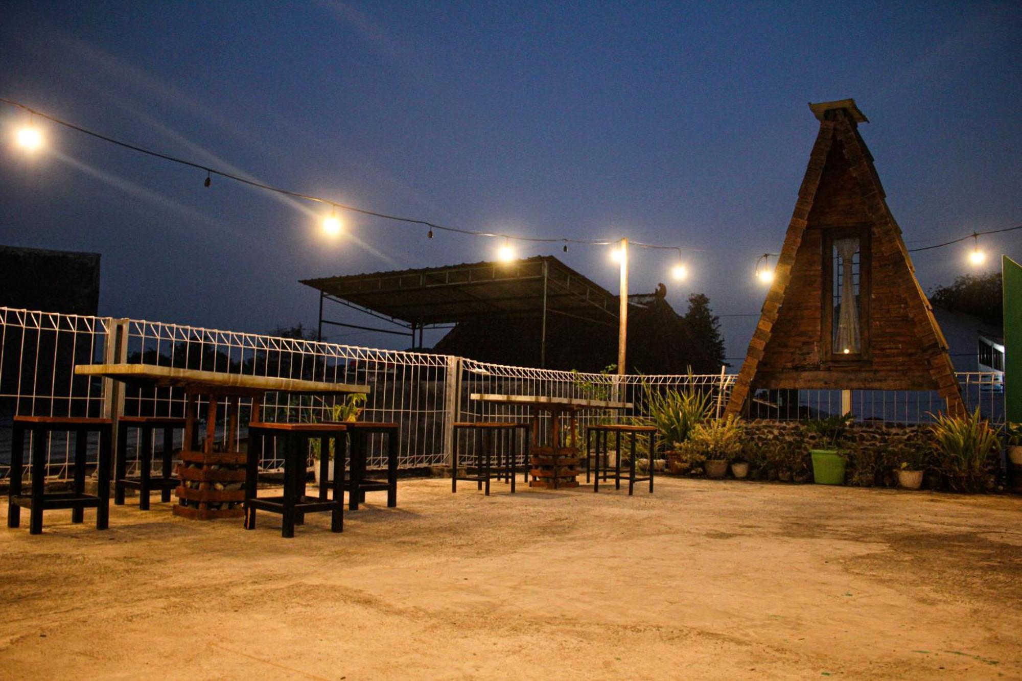 OYO 2258 Santana Syariah Guest House Kartosuro Luaran gambar